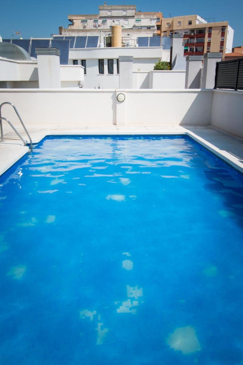 Holidays2Malaga Refino Pool And Parking Eksteriør billede